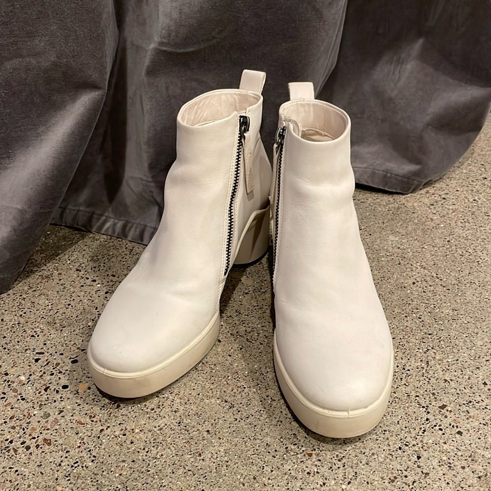 Cream Ecco short booties